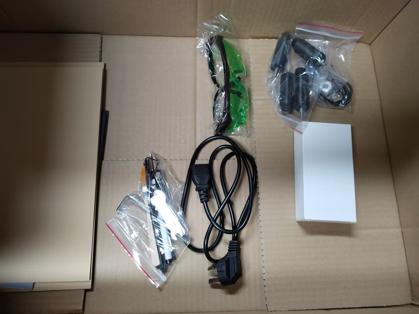 激光雕刻机 激光功率 激光雕刻机和激光切割机，带APP控制的超细压缩光斑激光切割工具
